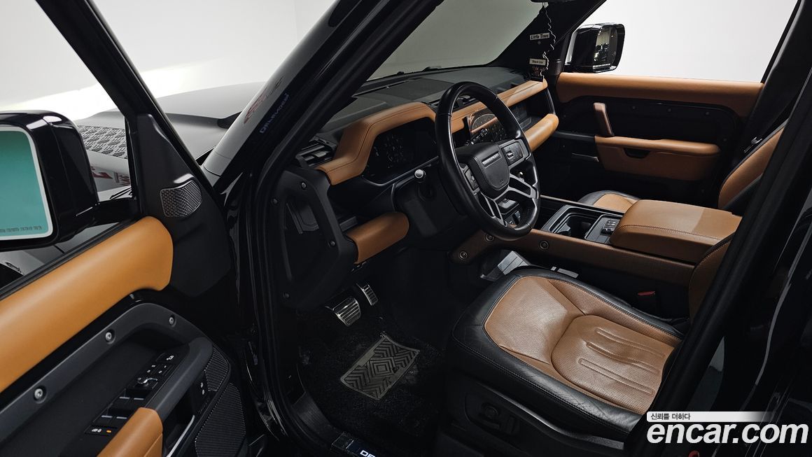 Land Rover Defender 2023