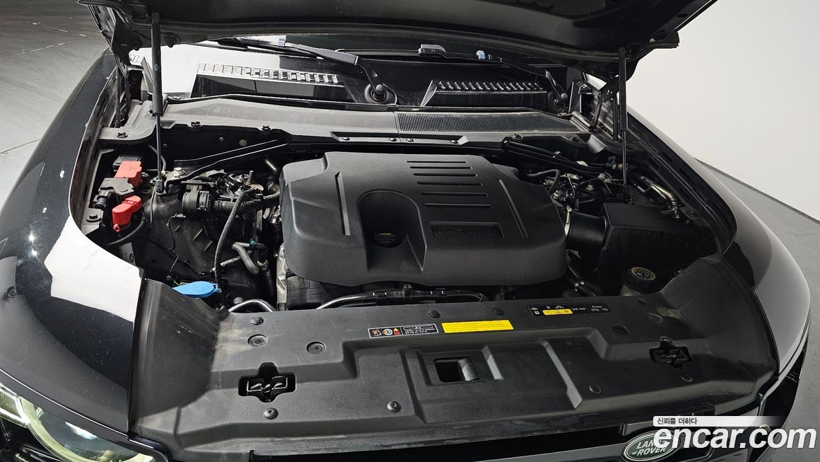 Land Rover Defender 2023