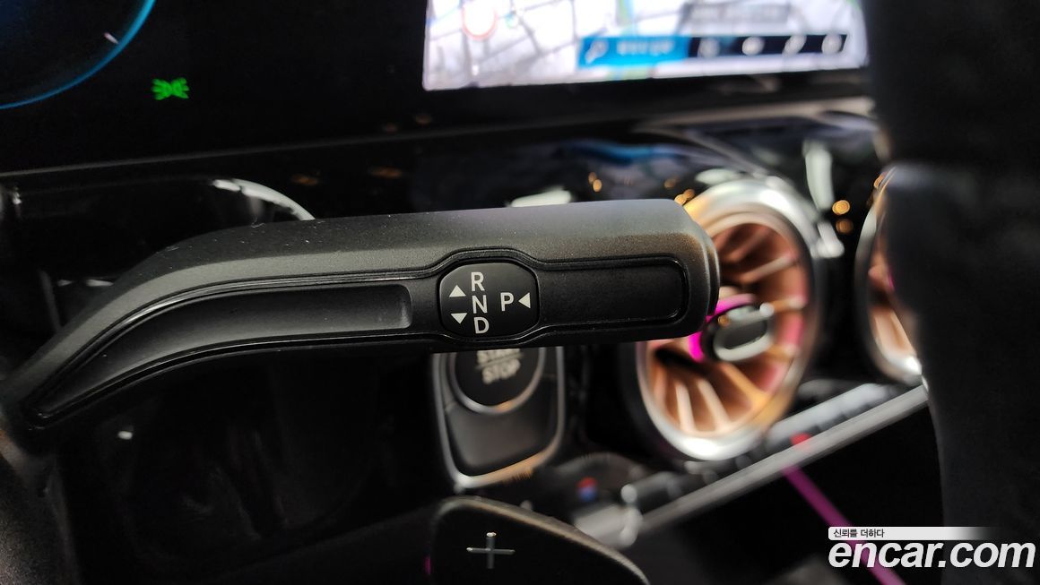 Mercedes-Benz EQA 2021