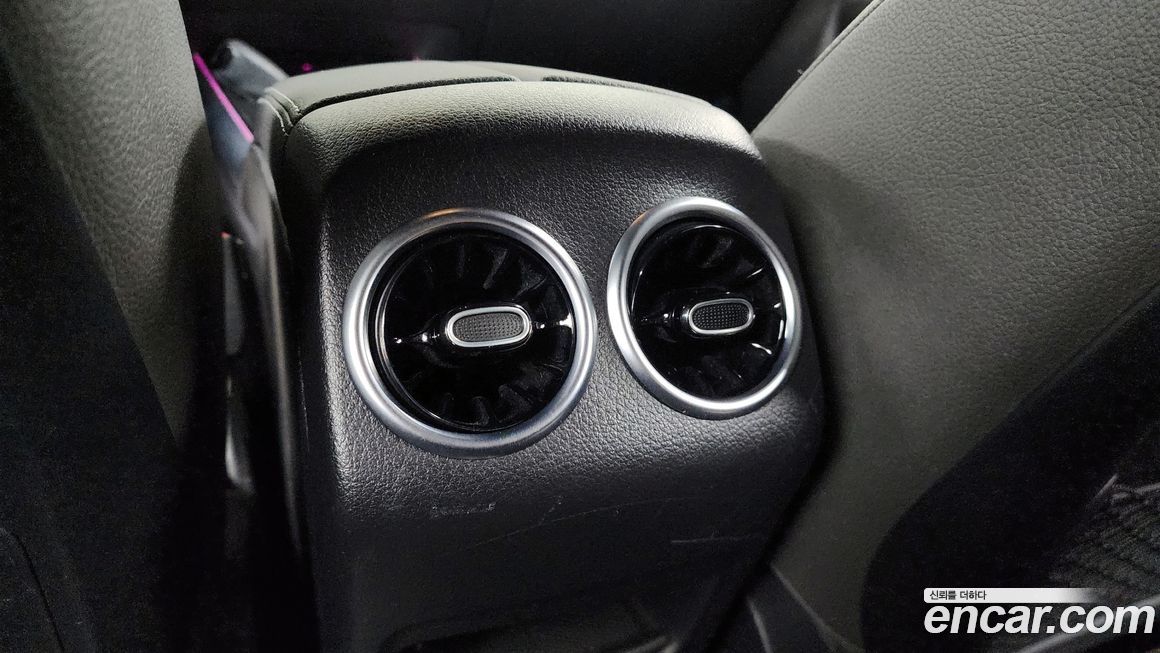 Mercedes-Benz EQA 2021