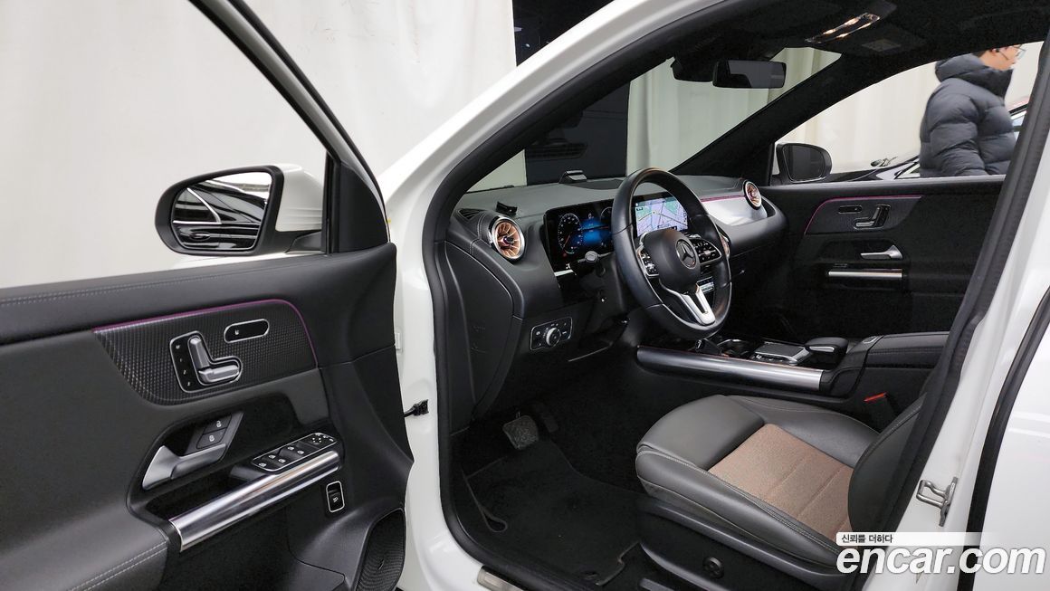 Mercedes-Benz EQA 2021