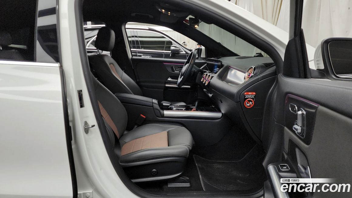 Mercedes-Benz EQA 2021