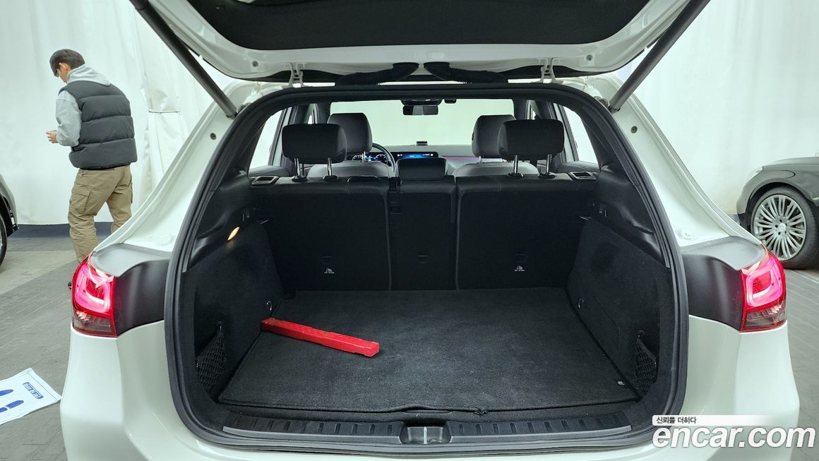 Mercedes-Benz EQA 2021