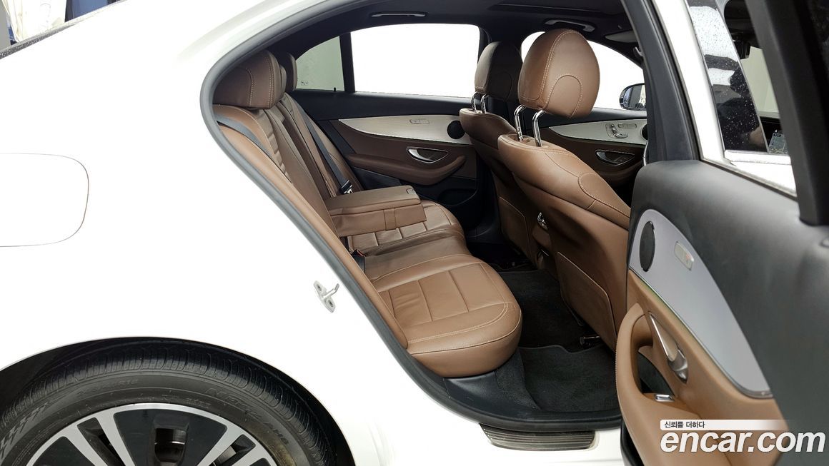 Mercedes-Benz E-Class 2021