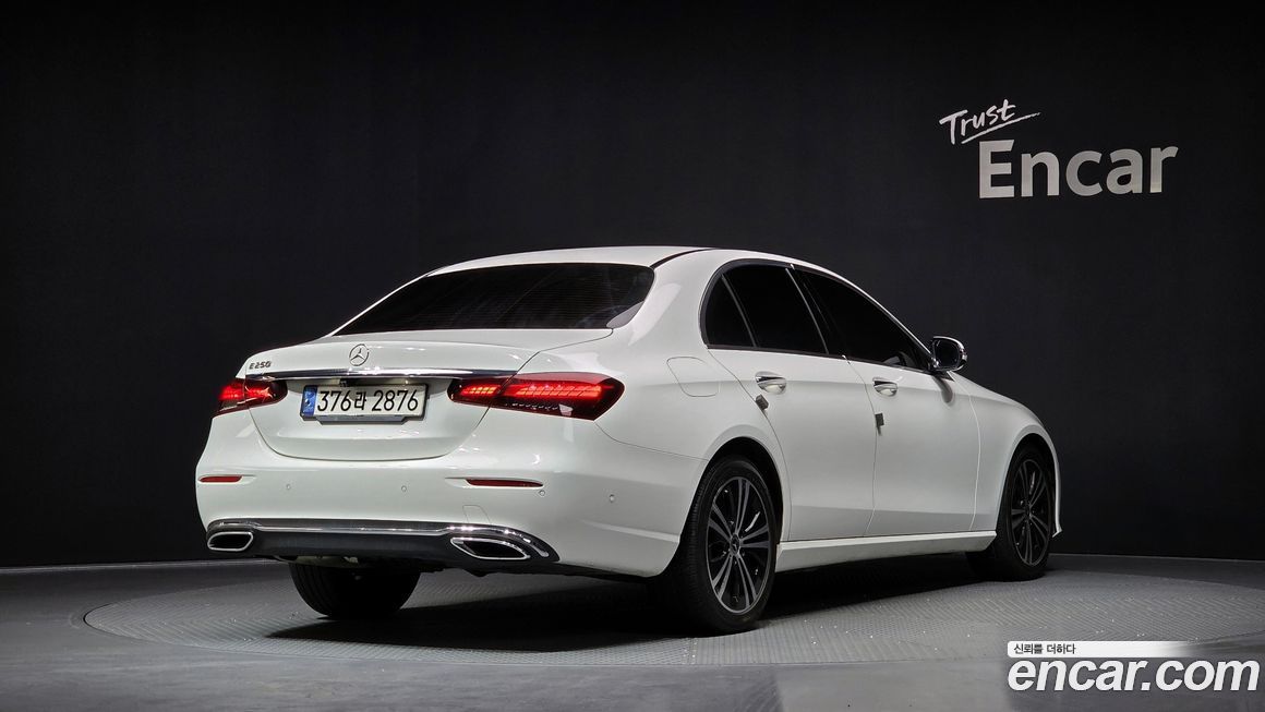 Mercedes-Benz E-Class 2021