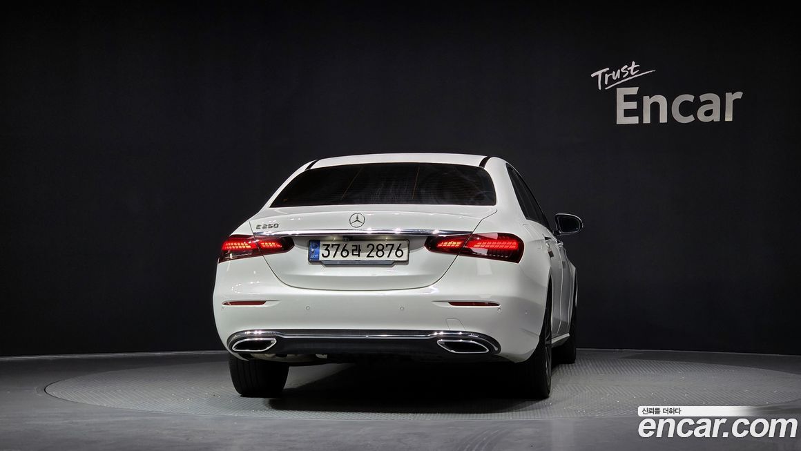 Mercedes-Benz E-Class 2021