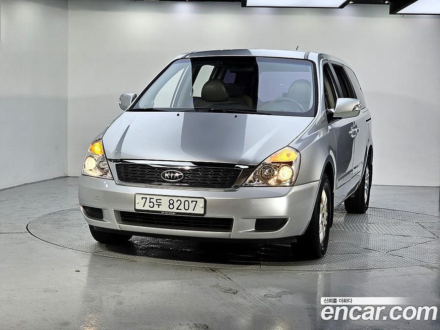 Kia Canival 2012