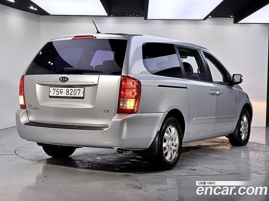 Kia Canival 2012