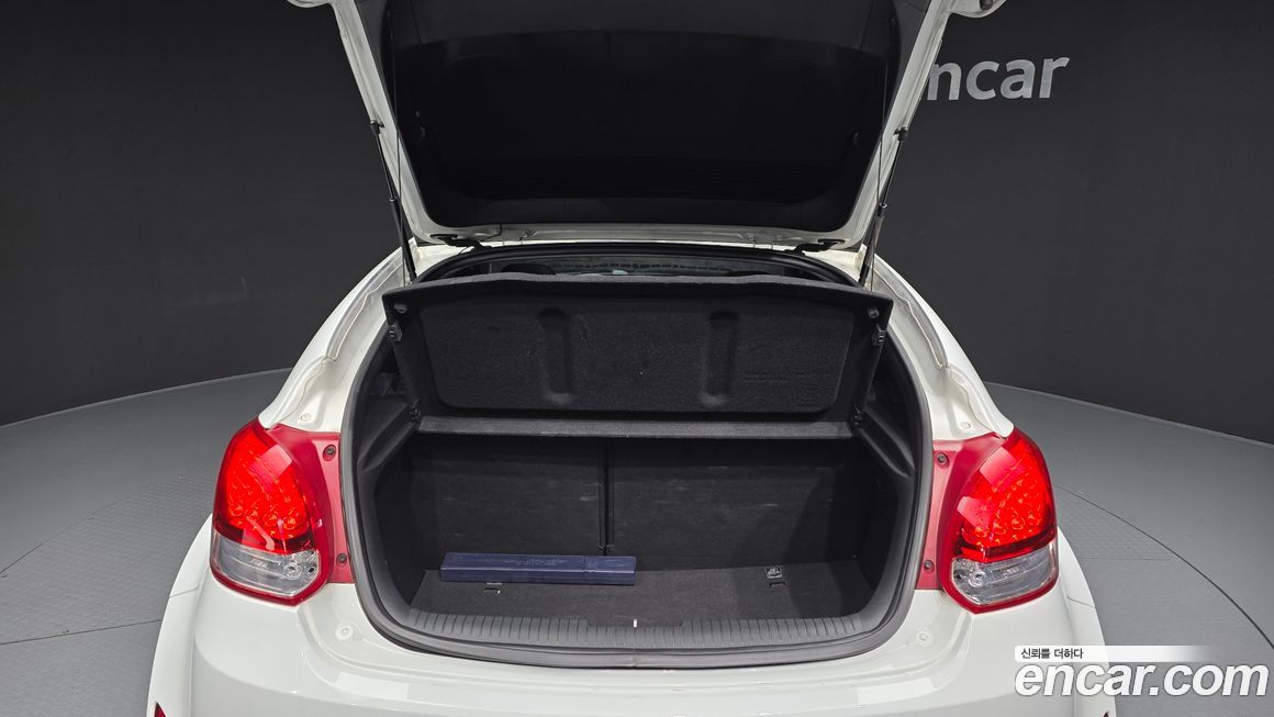 Hyundai Veloster 2012