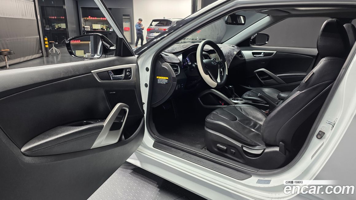 Hyundai Veloster 2012