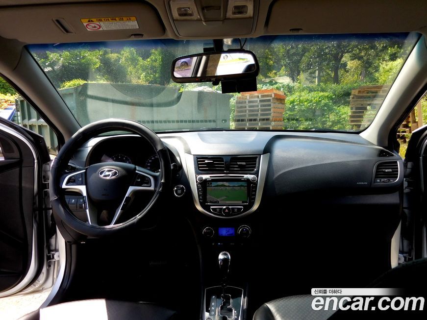Hyundai Accent 2012