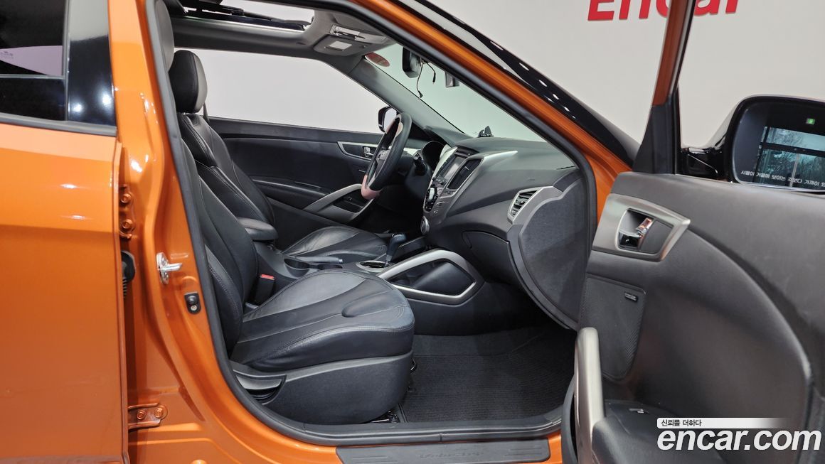 Hyundai Veloster 2012