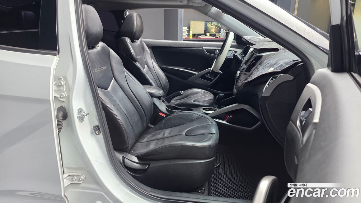 Hyundai Veloster 2012