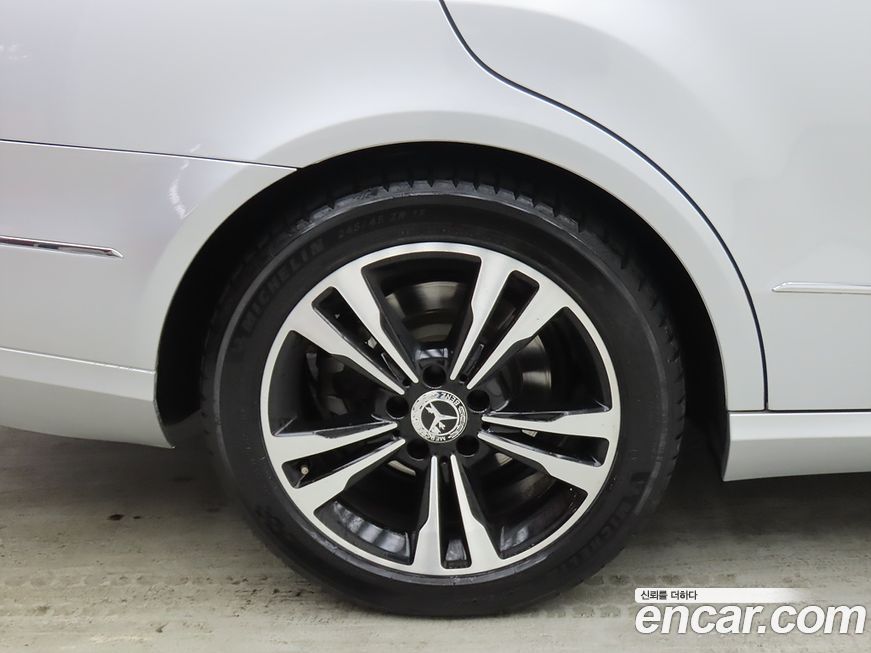 Mercedes-Benz E-Class 2012