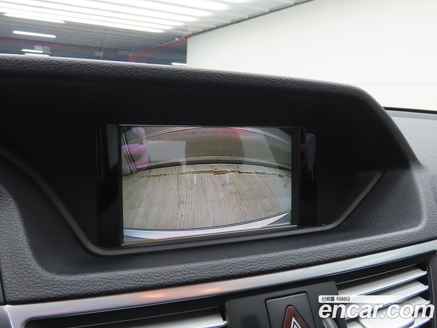 Mercedes-Benz E-Class 2012