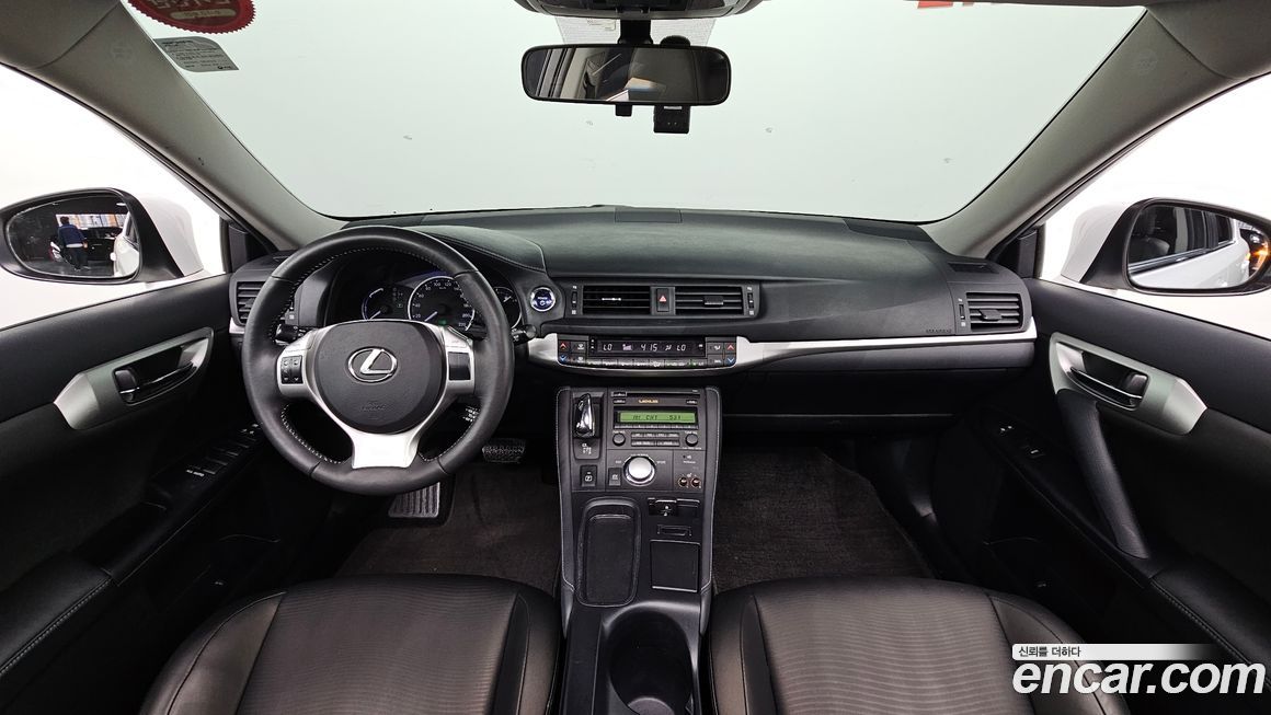 Lexus CT200h 2012
