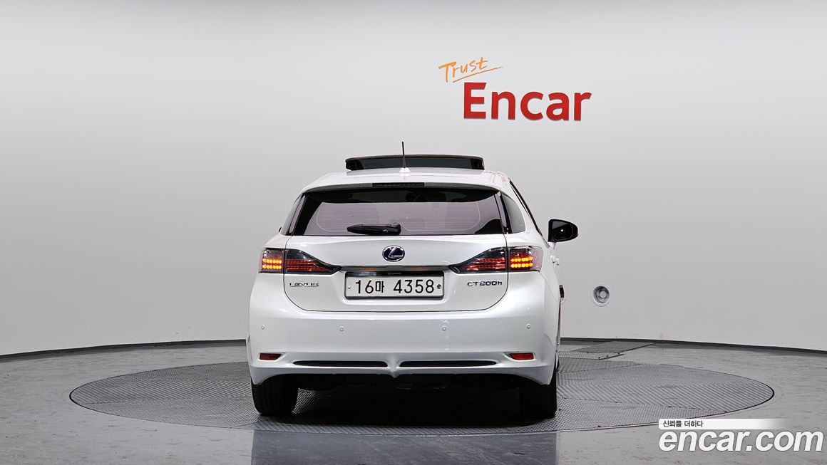 Lexus CT200h 2012