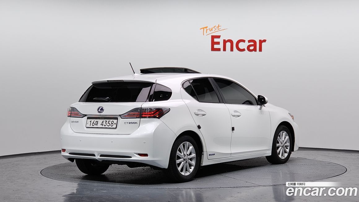Lexus CT200h 2012