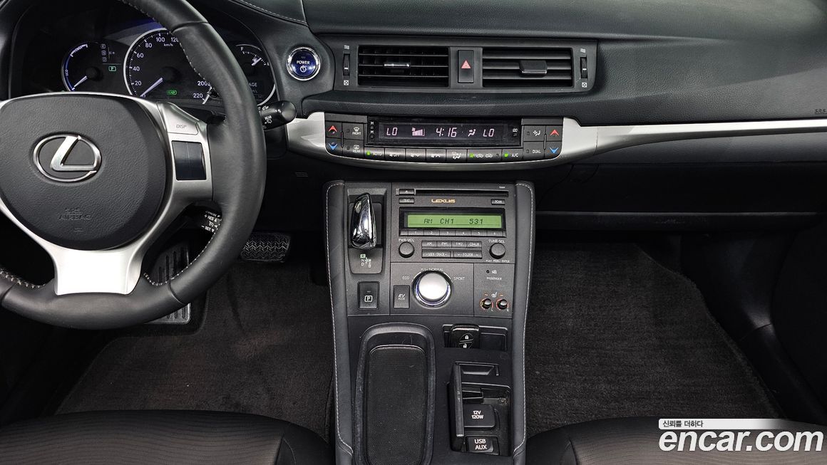 Lexus CT200h 2012