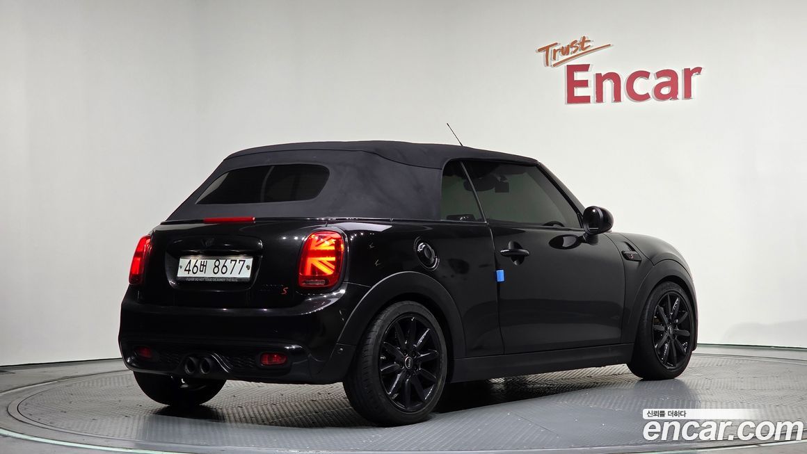 Mini Cooper Convertible 2018