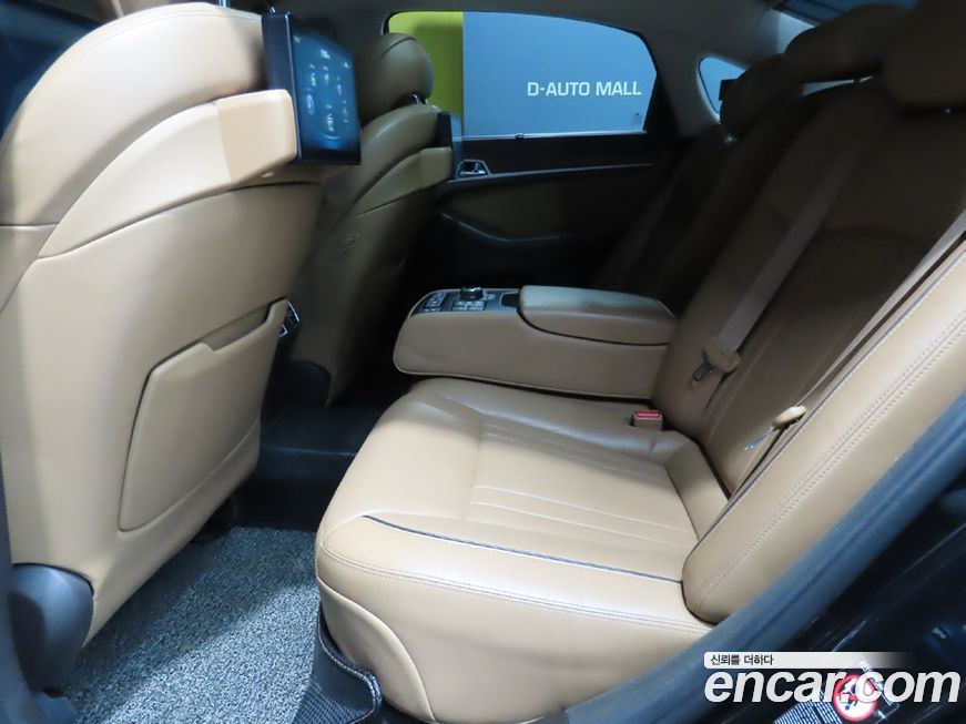 Hyundai Genesis 2016