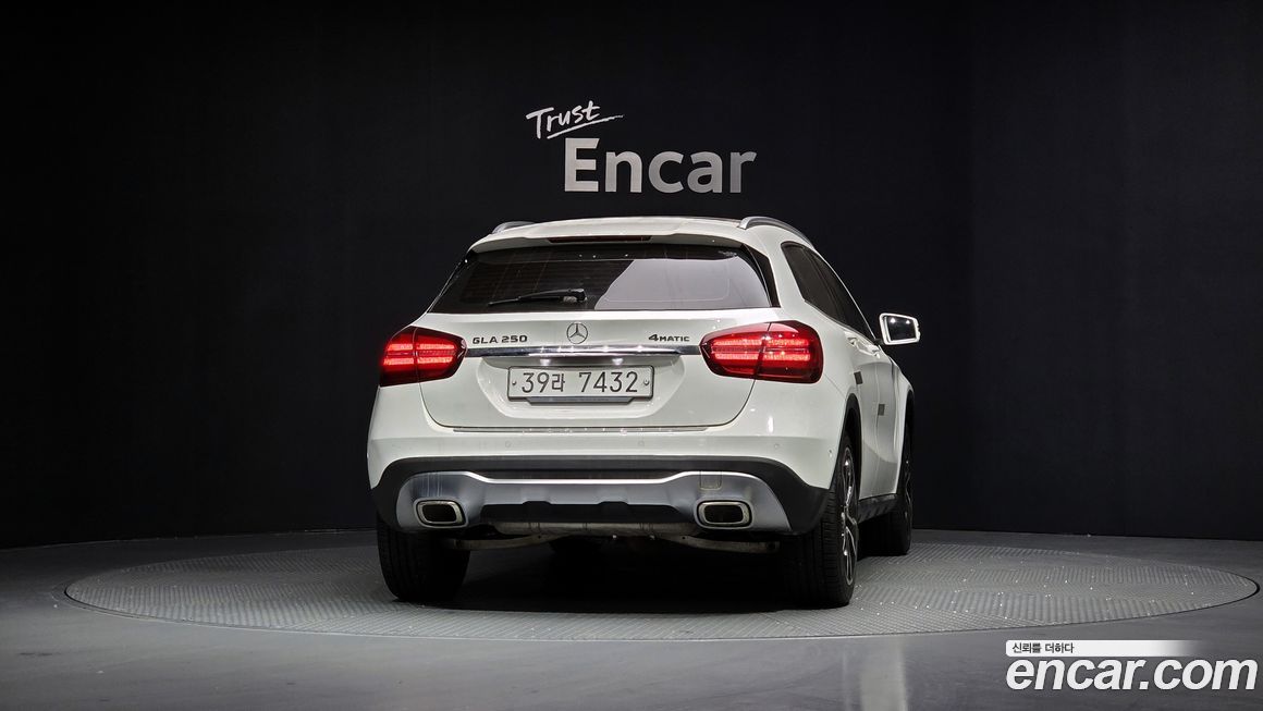 Mercedes-Benz GLA-Class 2019