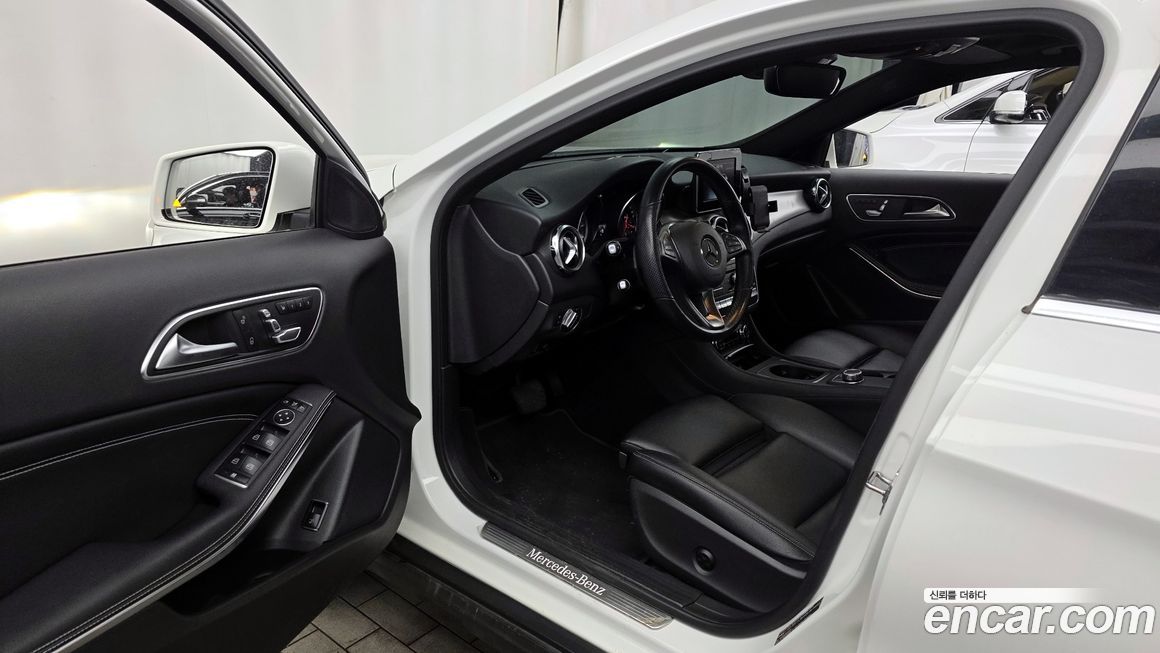 Mercedes-Benz GLA-Class 2019