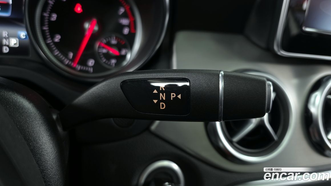 Mercedes-Benz GLA-Class 2019