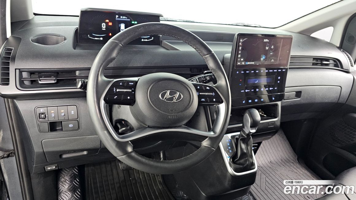 Hyundai Staria 2023