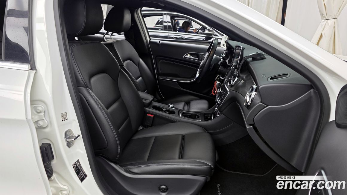 Mercedes-Benz GLA-Class 2019