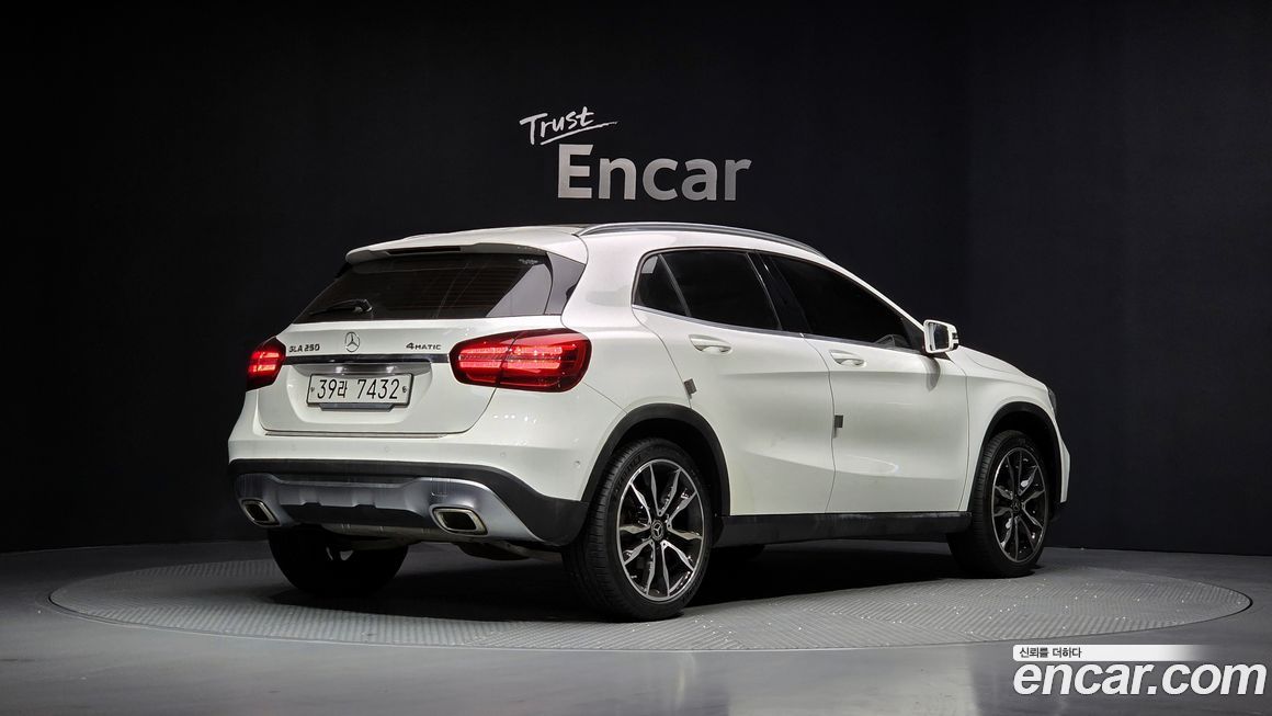 Mercedes-Benz GLA-Class 2019