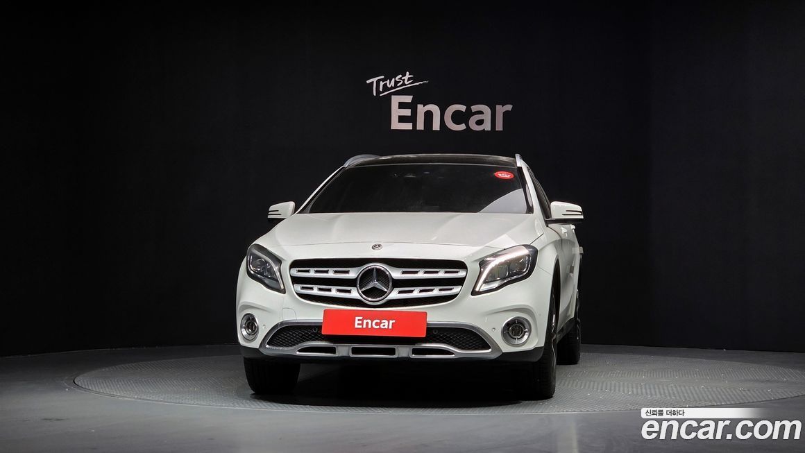 Mercedes-Benz GLA-Class 2019