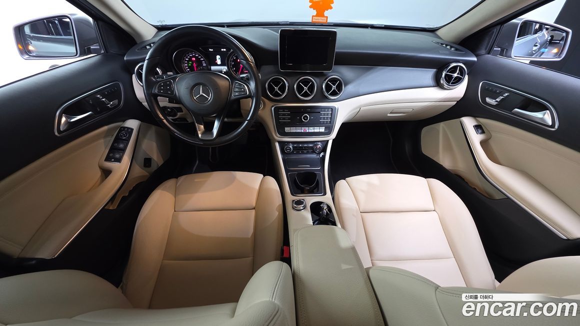 Mercedes-Benz GLA-Class 2019