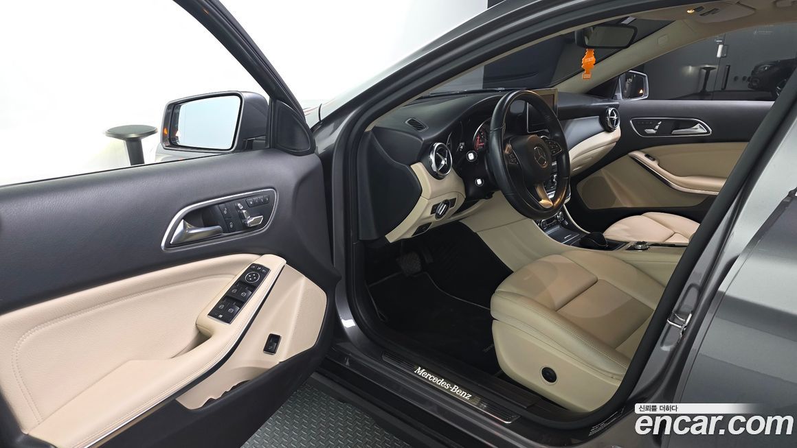 Mercedes-Benz GLA-Class 2019