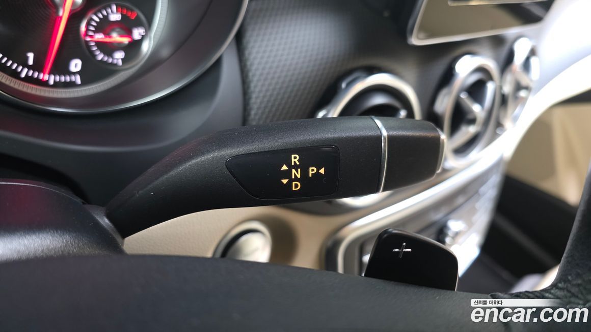 Mercedes-Benz GLA-Class 2019