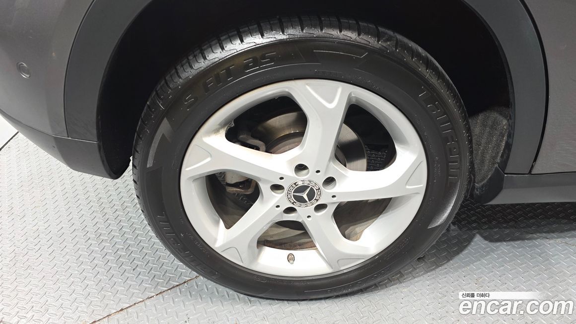 Mercedes-Benz GLA-Class 2019