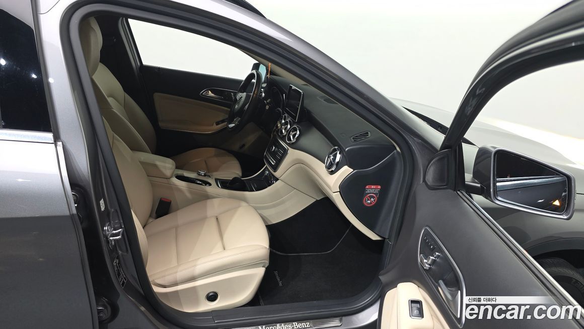 Mercedes-Benz GLA-Class 2019