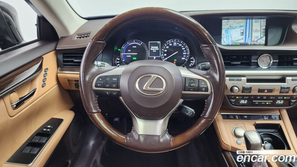 Lexus ES 2016