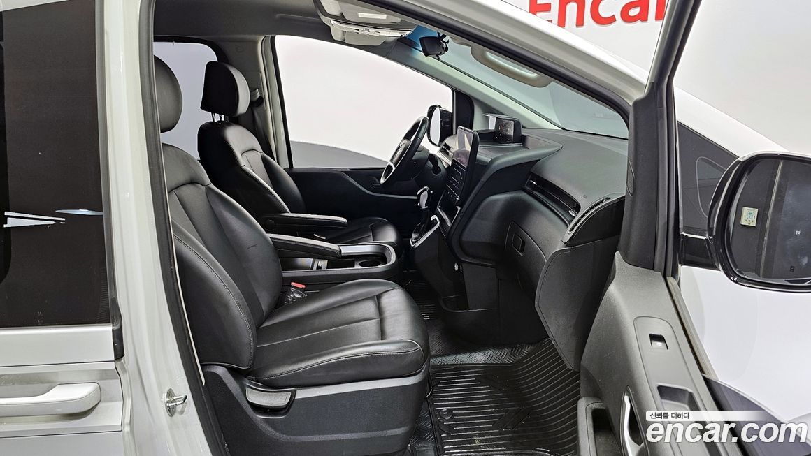 Hyundai Staria 2023