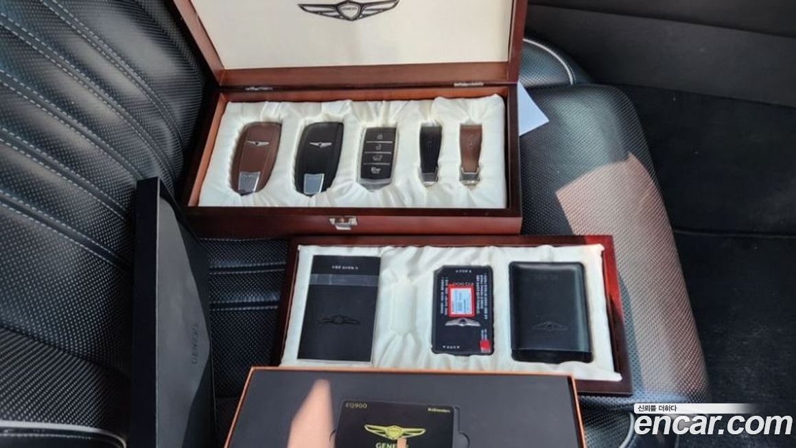 Genesis EQ900 2017