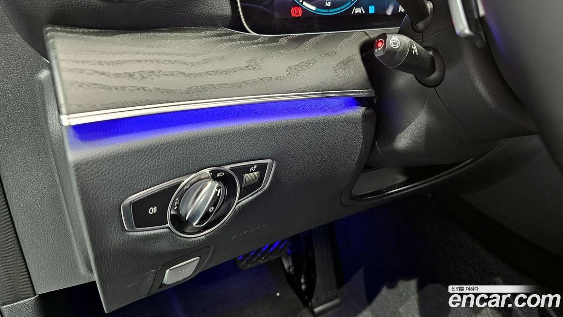 Mercedes-Benz E-Class 2022