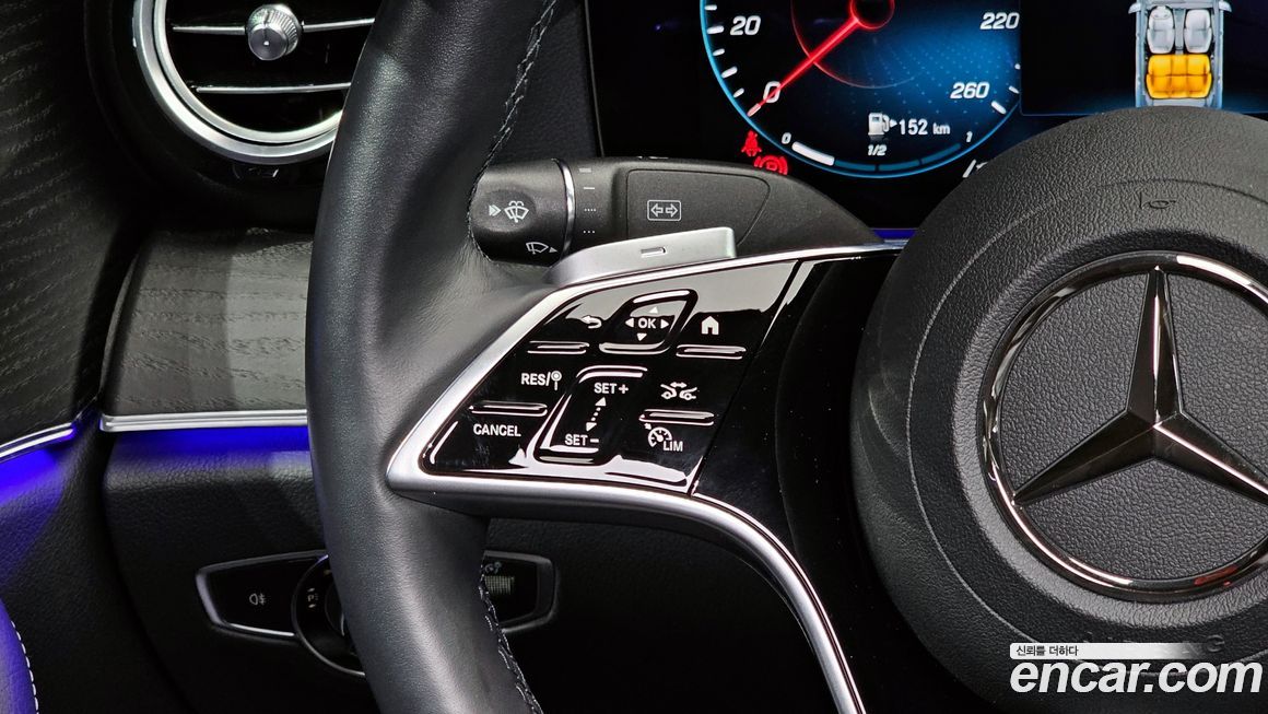 Mercedes-Benz E-Class 2022