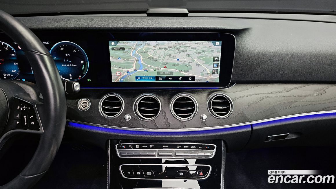 Mercedes-Benz E-Class 2022