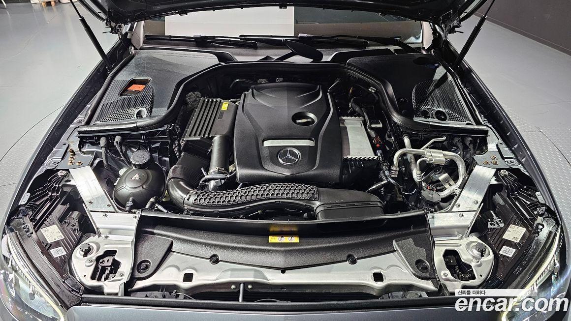 Mercedes-Benz E-Class 2022