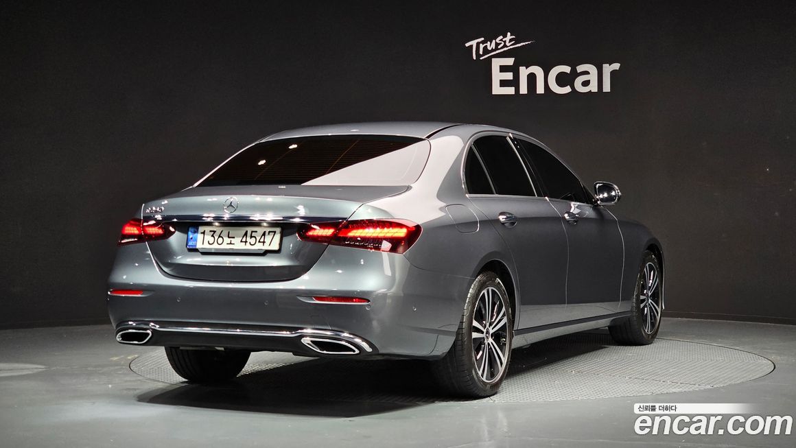 Mercedes-Benz E-Class 2022
