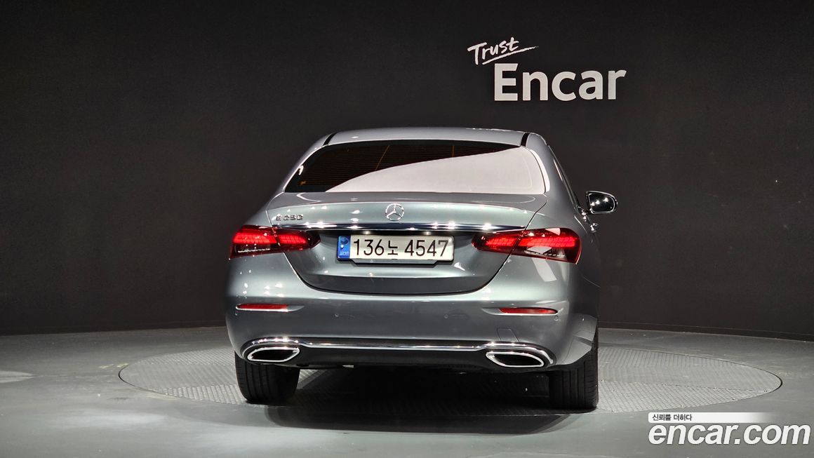 Mercedes-Benz E-Class 2022