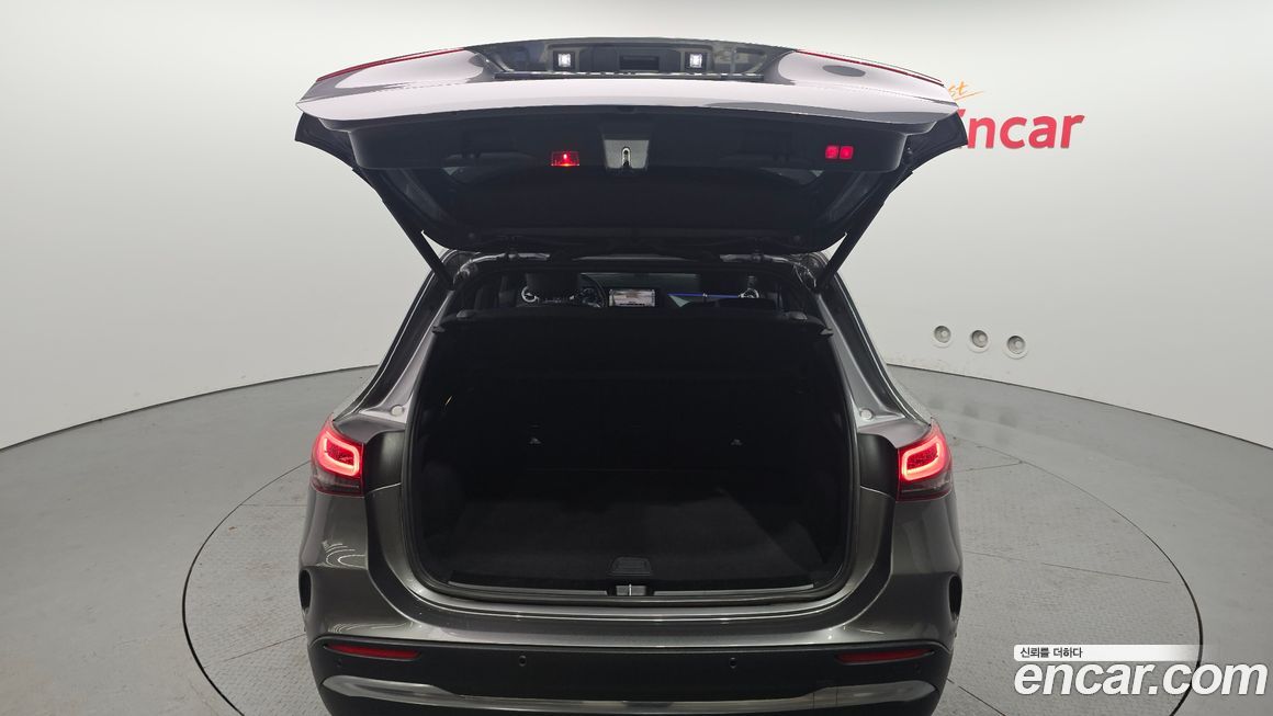 Mercedes-Benz GLA-Class 2020