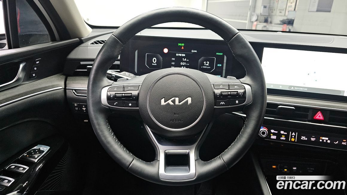 Kia K5 2025