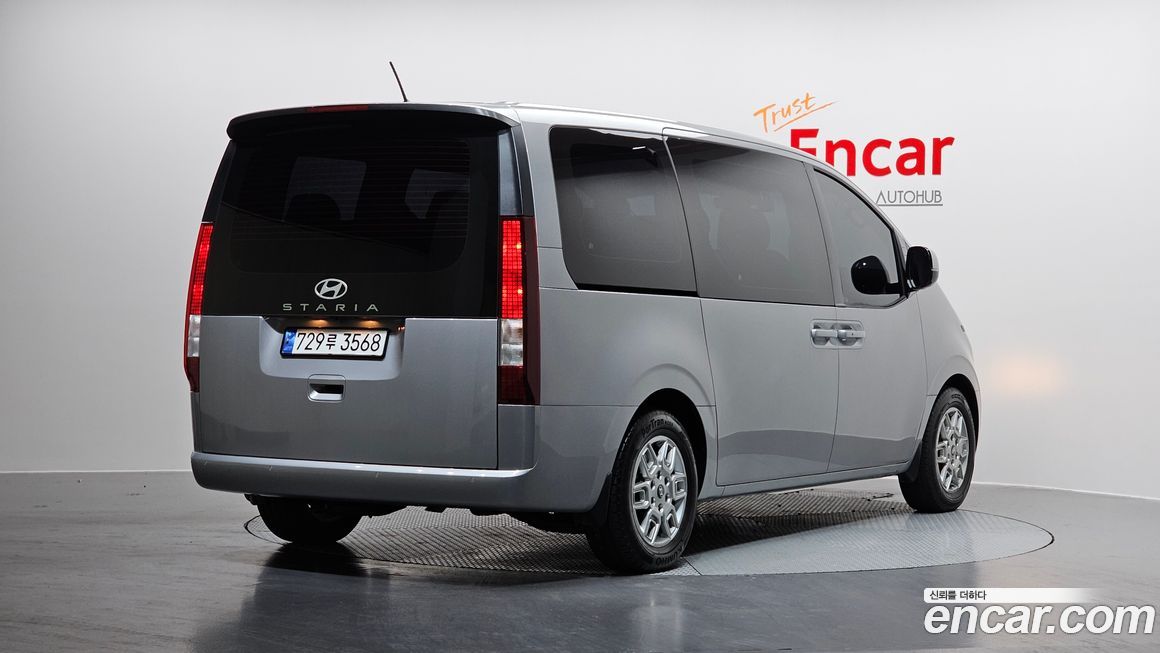 Hyundai Staria 2025