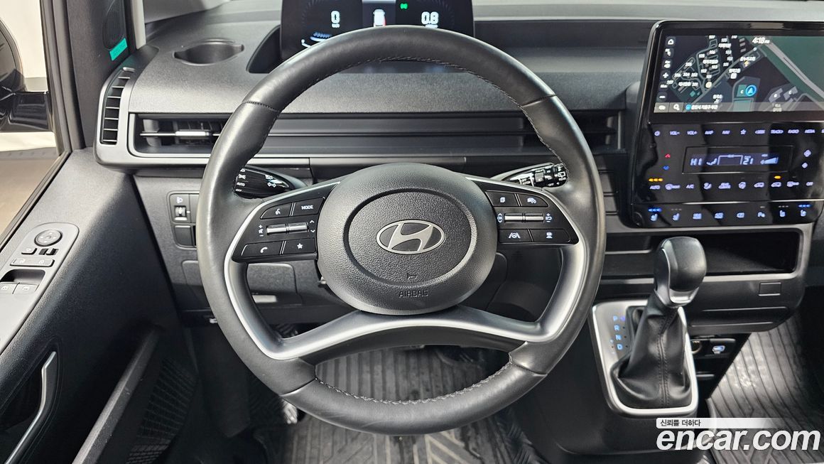Hyundai Staria 2025